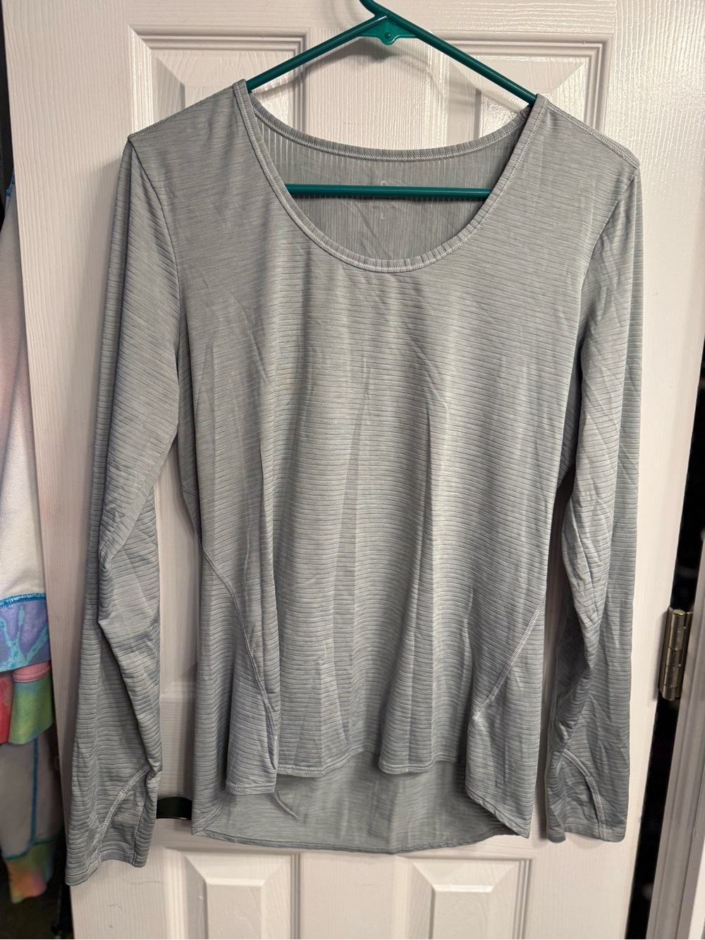 Athleta size large Light Gray Scoop Neck Long Sleeve Top